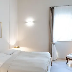 https://palazzo-charlie.lecce-hotels.com
