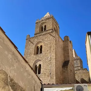 Rocca&torre , Cefalù Italien