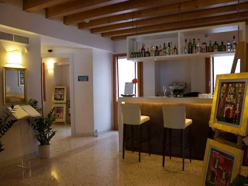 Unahotels Eco Hotel Villa Costanza Venezia Mestre 3*,