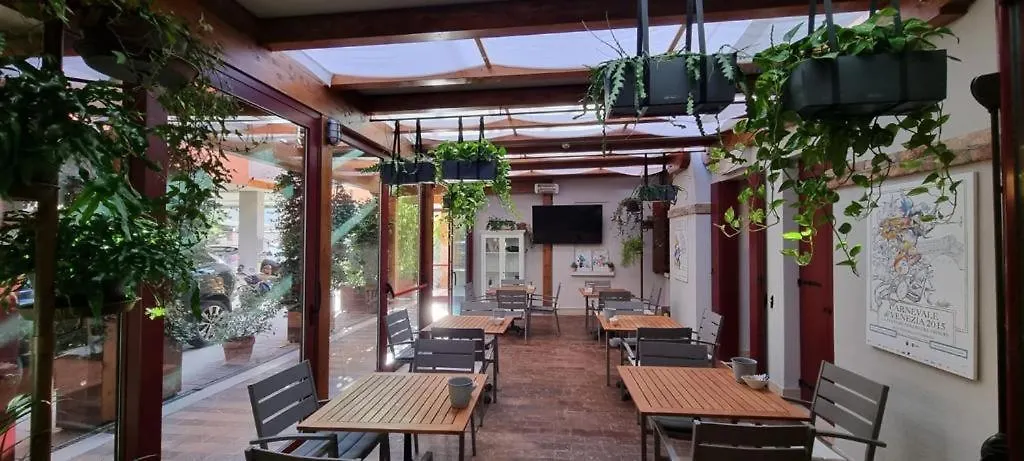 Unahotels Eco Hotel Villa Costanza Venezia Mestre 3*,